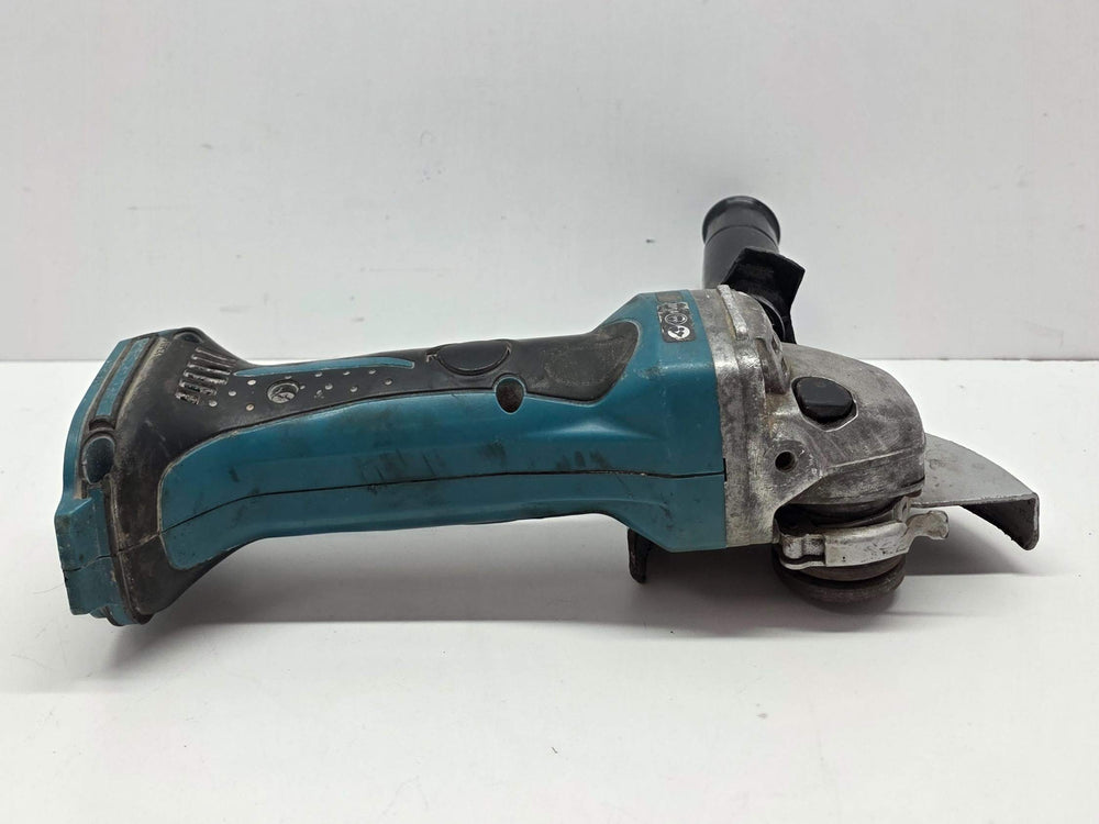 Radial Makita bga452 de segunda mano · Amoladoras — Bueno