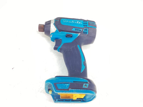 Atornillador a Bateria Makita dtd152rtj de segunda mano · Atornilladores — Con uso
