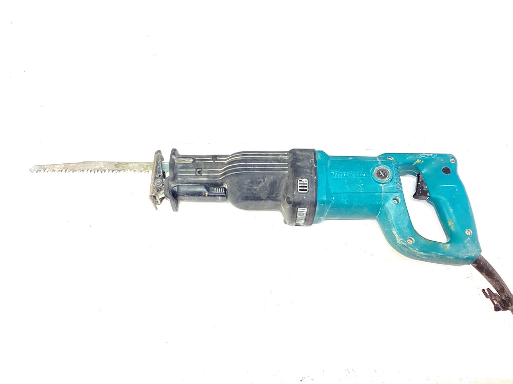 Sierra Sable Makita jr3030 de segunda mano · Sierras — Con uso