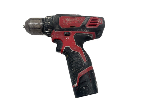Atornillador a Bateria Milwaukee m12 Bdd de segunda mano · Atornilladores — Con uso