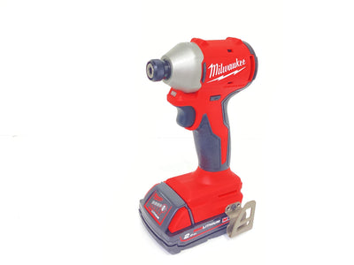Taladro a Bateria Milwaukee m18 Blidrc de segunda mano · Taladros — Revisado