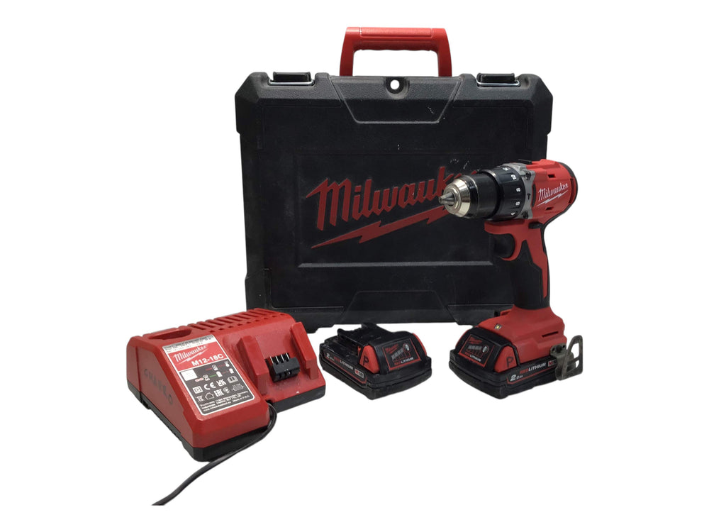 Taladro Electrico Milwaukee m18 blpdrc-202c de segunda mano · Taladros — Bueno