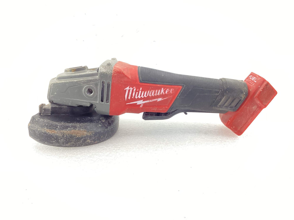 Radial Milwaukee m18 cag125xpd de segunda mano · Amoladoras — Con uso