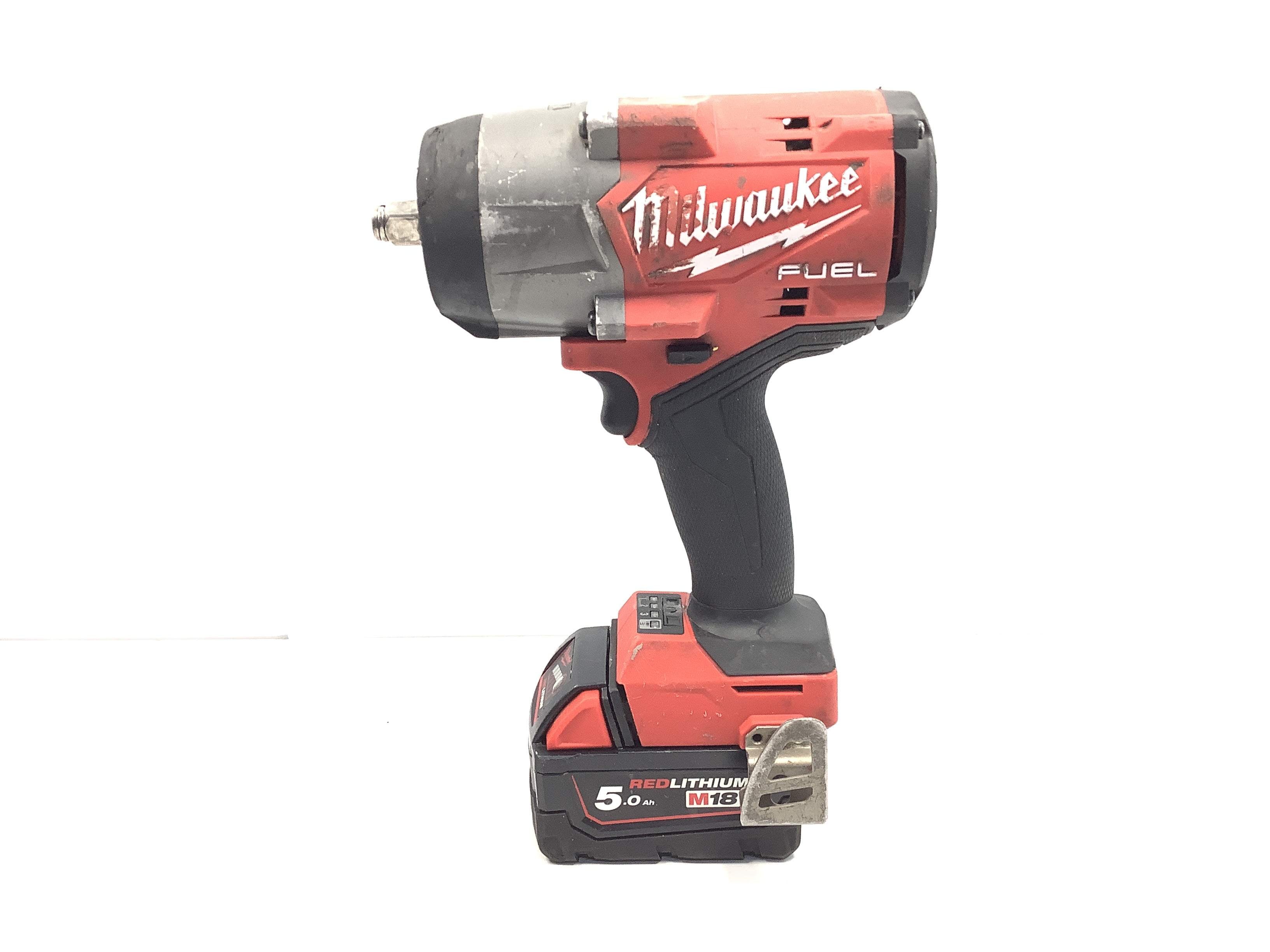 Atornillador a Bateria Milwaukee m18 fhiw2f12-502x de segunda mano · Atornilladores — Con uso