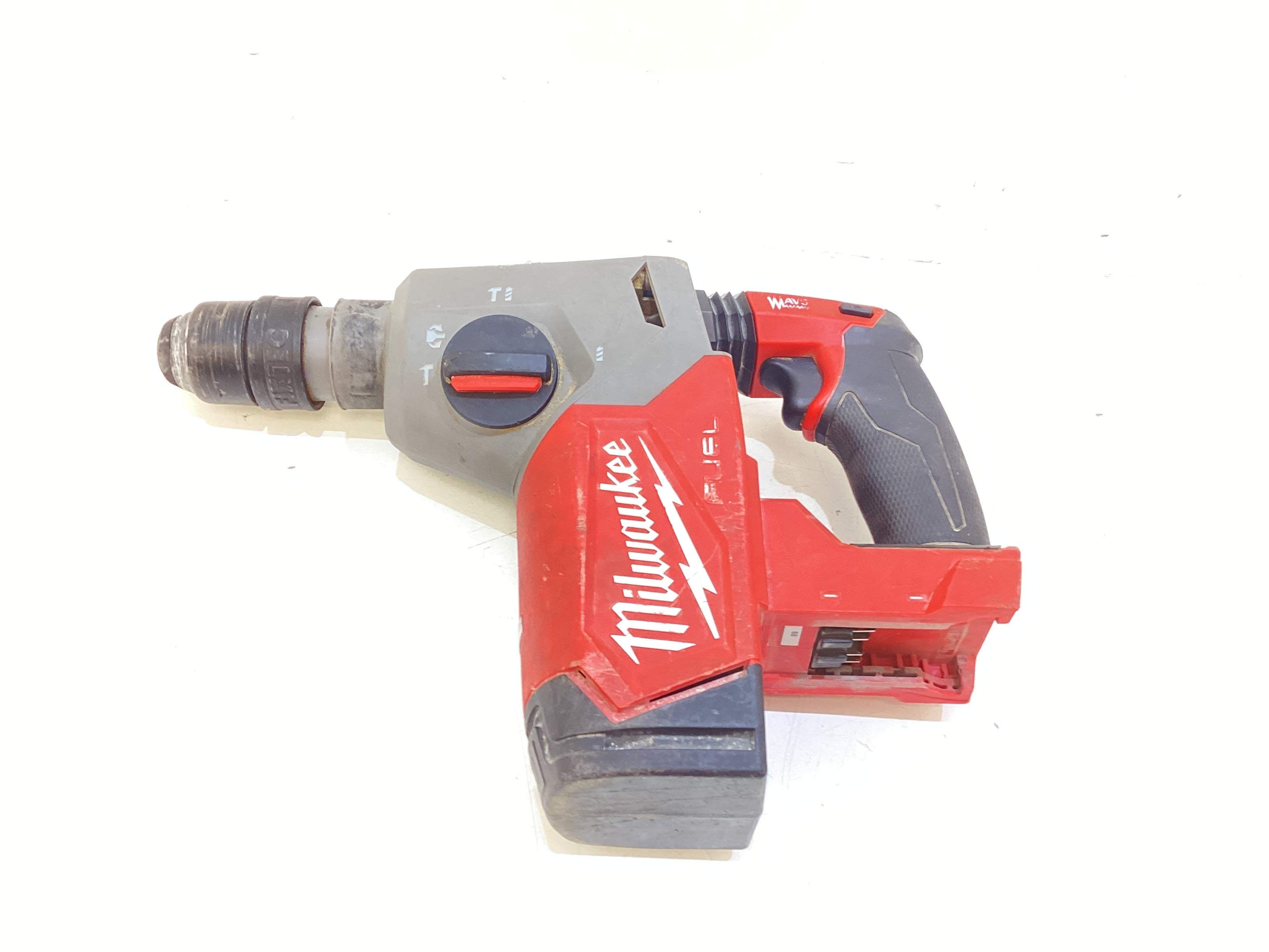 Taladro a Bateria Milwaukee m18 Fhx de segunda mano · Taladros — Revisado