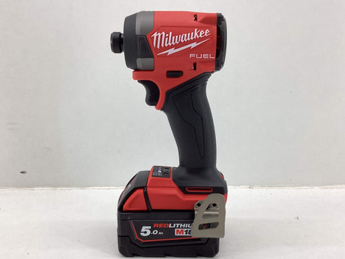 Atornillador a Bateria Milwaukee m18 fid3-502x de segunda mano · Atornilladores — Revisado