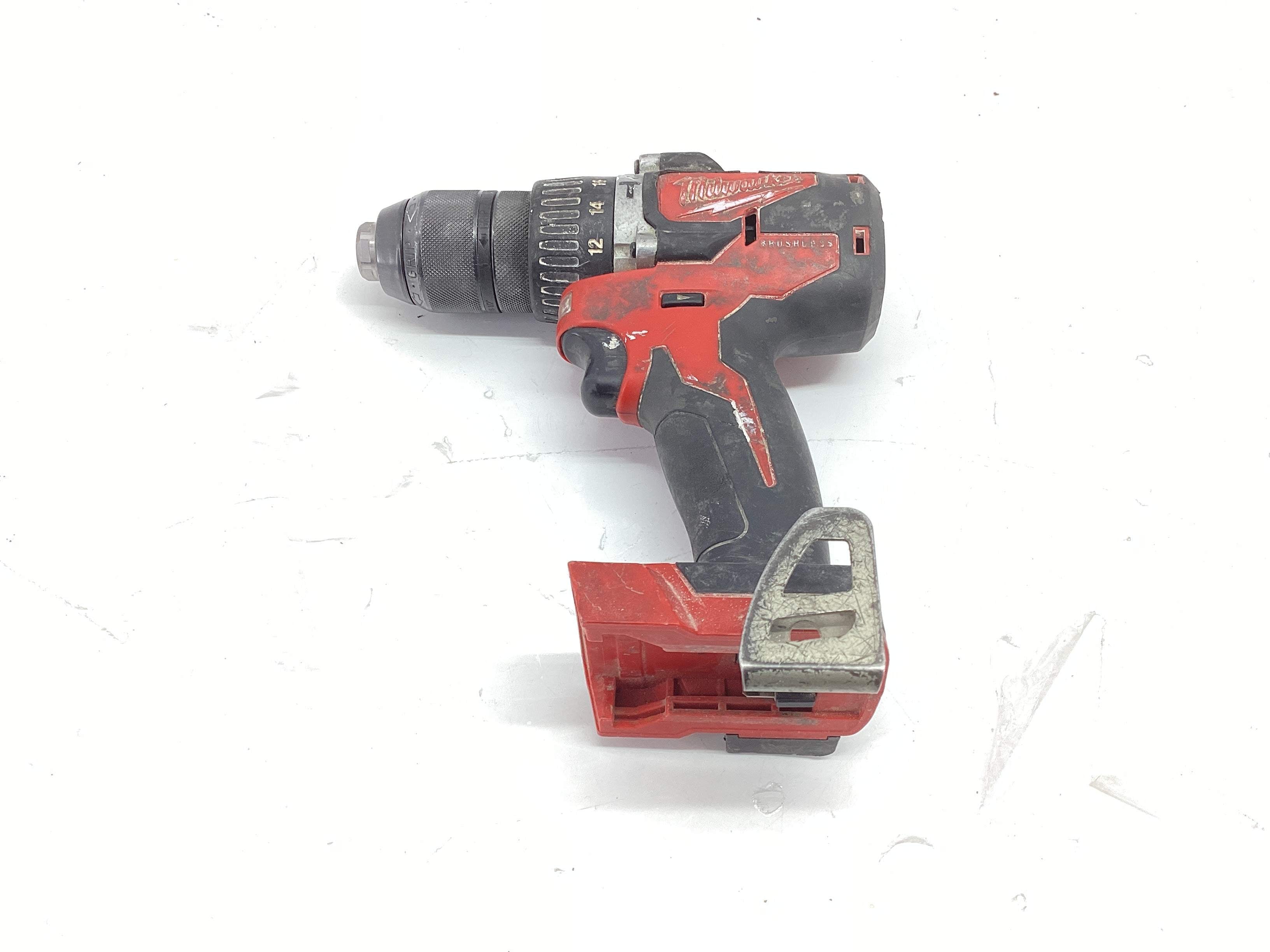 Taladro a Bateria Milwaukee m18 de segunda mano · Taladros — Con uso
