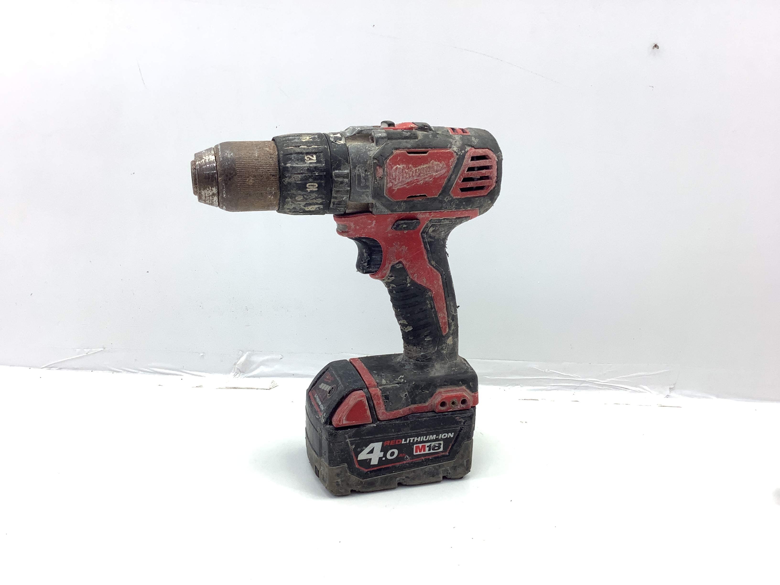 Taladro a Bateria Milwaukee m18 de segunda mano · Taladros — Con uso (2)