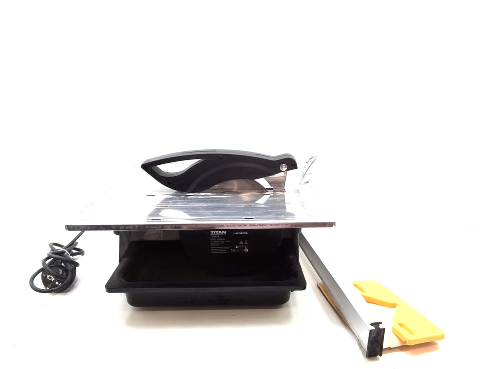 Cortadora Azulejos Titan 750w 180 de segunda mano · Albañilería — Con uso